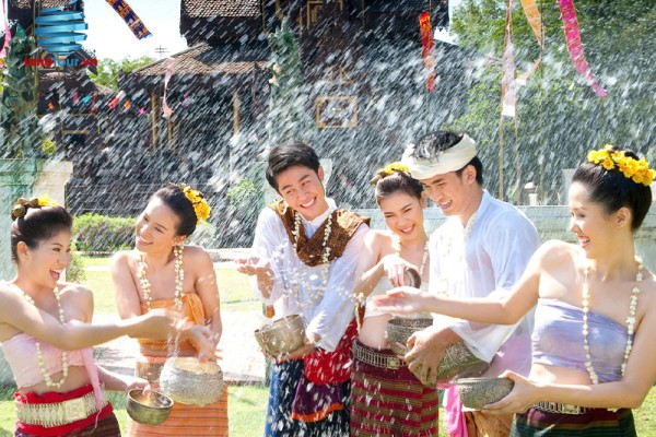 Top 5 địa điểm tổ chức lễ hội té nước Songkran Thái Lan hot nhất 