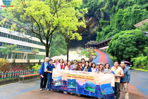 Tour khách đoàn: Tour Ân Thi - Phượng Hoàng Cổ Trấn - Trương Gia Giới cùng Công ty Cistra & Straseco Tour khách đoàn: Tour Ân Thi - Phượng Hoàng Cổ Trấn - Trương Gia Giới cùng Công ty Cistra & Straseco