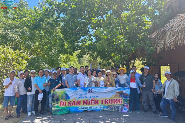 Tour khách đoàn: Công ty Hiệp Phước tham quan Huế - Quảng Bình Tour khách đoàn: Công ty Hiệp Phước tham quan Huế - Quảng Bình