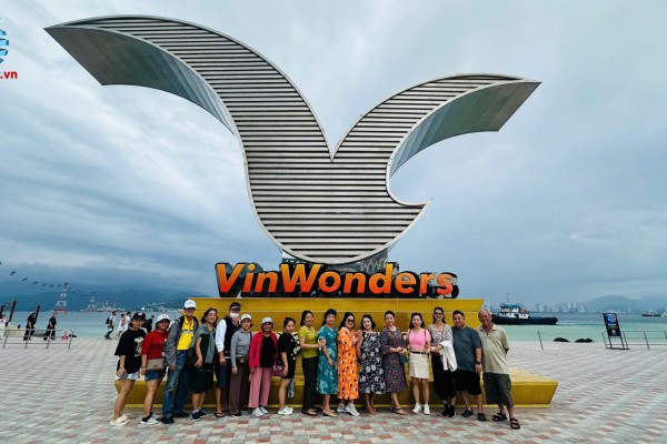 Tour Nha Trang 3 ngày 3 đêm - Vinpearl Harbour - 3 Đảo cùng đoàn khách lẻ tháng 11