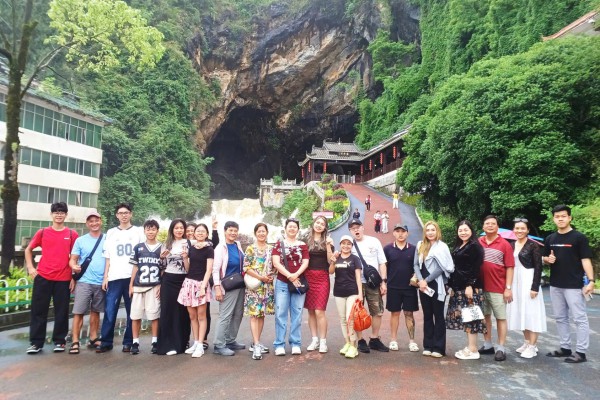 Tour Phượng Hoàng Cổ Trấn - Trương Gia Giới cùng đoàn khách lẻ nhà INNOTOUR Tour Phượng Hoàng Cổ Trấn - Trương Gia Giới cùng đoàn khách lẻ nhà INNOTOUR