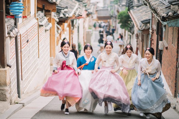 Top 5 Địa Điểm Tuyệt Vời Để Lưu Giữ Khoảnh Khắc Đẹp Cùng Hanbok Ở Hàn Quốc