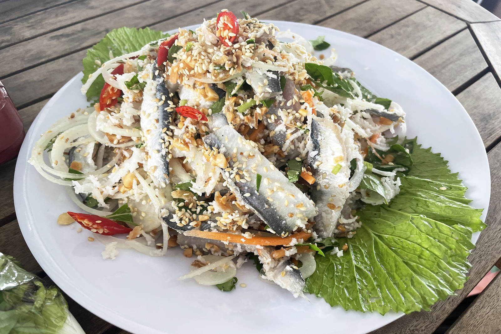 Gỏi cá trích - đặc sản Phú Quốc ngon