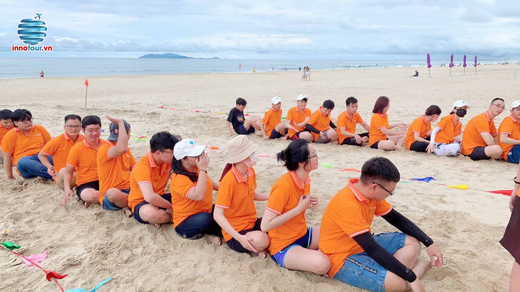 hoạt động team building bãi biển